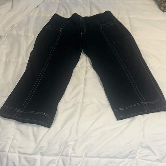 Nike women’s Black Capris with White Stitching size medium 8-10 - Picture 1 of 10